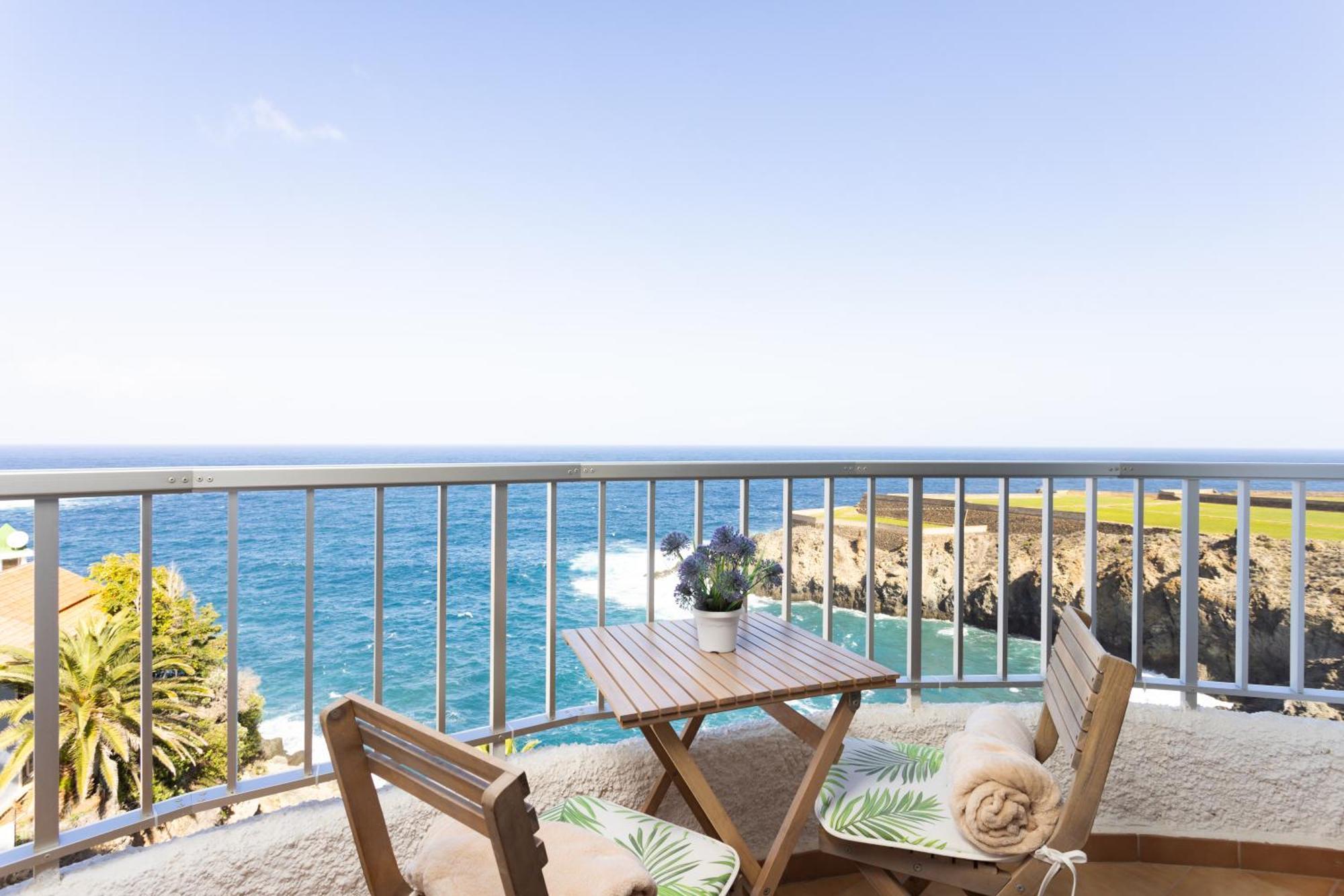 Cozy Seafront Studio With Balcony & Ocean Views San Marcos  Exterior photo
